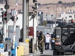 الاحتلال يعتقل مواطنا ويعتدي على شقيقه في العيزرية شرق القدس
