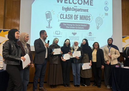 مناظرة طلابية بالإنجليزية في النجاح تناقش سن استخدام وسائل التواصل الاجتماعي