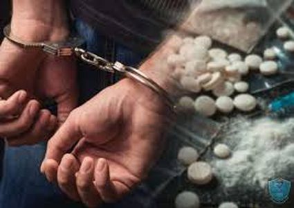 الشرطة تقبض على مشتبه بهم بحيازة وتعاطي وترويج مواد يشتبه أنها مخدرة في بيت لحم