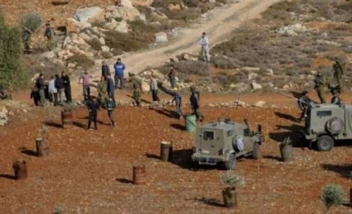 الاحتلال يعتقل 3 مواطنين أثناء إصلاح خطوط مياه متضررة في الأغوار