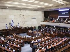الكنيست تصادق بالقراءة الأولى على مشروع قانون لإقامة سلطة آثار في الضفة