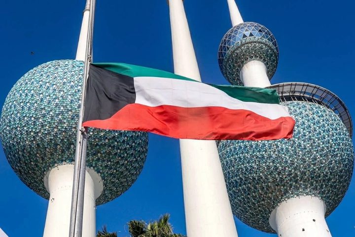 الكويت تستدعي سفير إيران احتجاجا على "تسلل" عناصر من الحرس الثوري