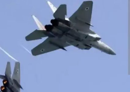 توغل لآليات الاحتلال في ريف القنيطرة وتحليق مكثف للطيران الحربي جنوب سوريا