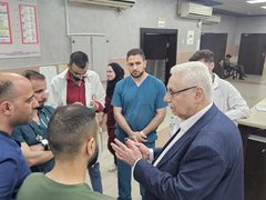 وزير الصحة يتفقد قسم الطوارئ في مجمع فلسطين الطبي ويؤكد أولوية استمرار الخدمات
