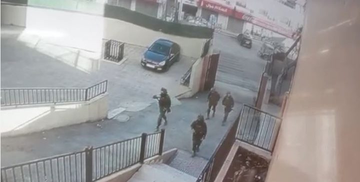 الاحتلال يقتحم مدرسة جنوب جنين ويزيل العلم الفلسطيني