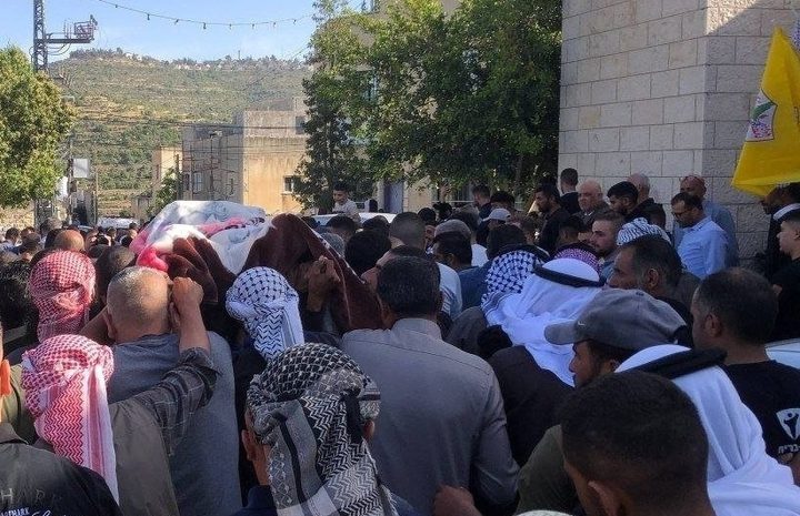 تشييع جثمان الشهيد الطفل يوسف كعابنة إلى مثواه الأخير في قرية اللبن الشرقية