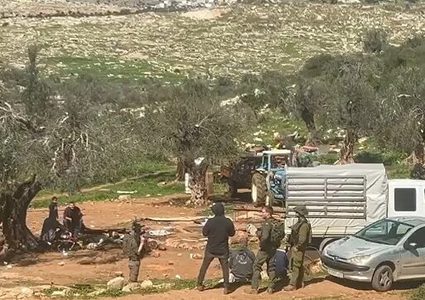 مستوطنون يهاجمون بيت إكسا شمال غرب القدس ويعتدون على المواطنين