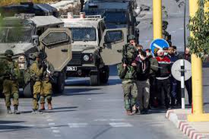 القدس: الاحتلال يقتحم الجيب ويشدد إجراءاته على بلدة حزما