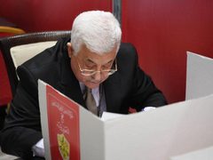 الرئيس يدلي بصوته في انتخابات اللجنة المركزية والمجلس الثوري لحركة "فتح"