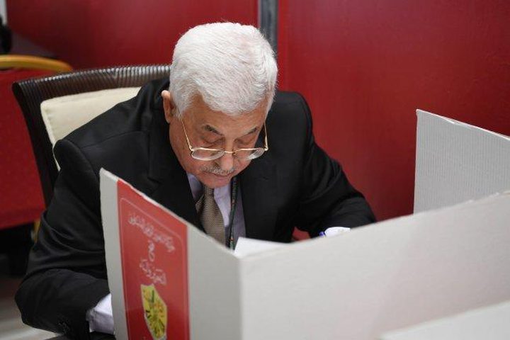 الرئيس يدلي بصوته في انتخابات اللجنة المركزية والمجلس الثوري لحركة "فتح"