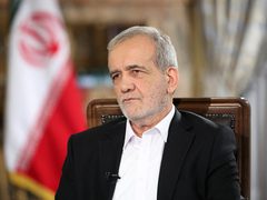 بزشكيان: طهران لا تزال ملتزمة بالحلول الدبلوماسية