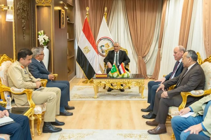 مصر وباكستان تعززان التعاون العسكري باتجاه التصنيع الدفاعي المشترك