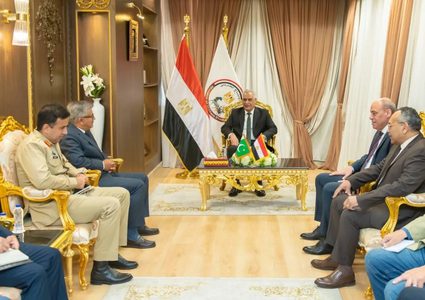 مصر وباكستان تعززان التعاون العسكري باتجاه التصنيع الدفاعي المشترك