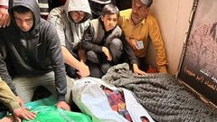 غزة تشيّع جثمان القيادي الحداد مع زوجته وابنته