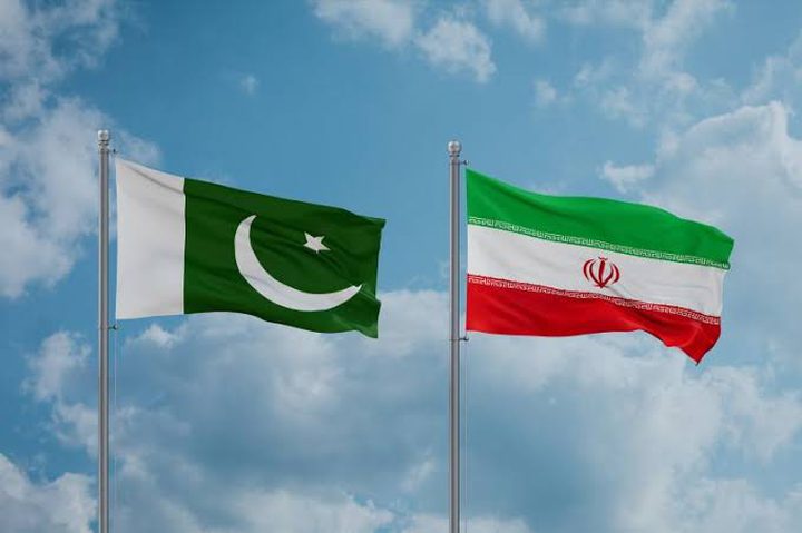 إيران وباكستان تبحثان العلاقات الثنائية وآفاق استئناف محادثات السلام مع واشنطن