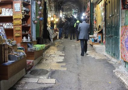 محافظة القدس: مصادقة الاحتلال على الاستيلاء على عقارات باب السلسلة يستهدف وجودنا