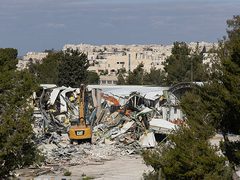 الاحتلال يعتزم إقامة مجمع عسكري على أنقاض مقر سابق لـ"الأونروا" في القدس المحتلة
