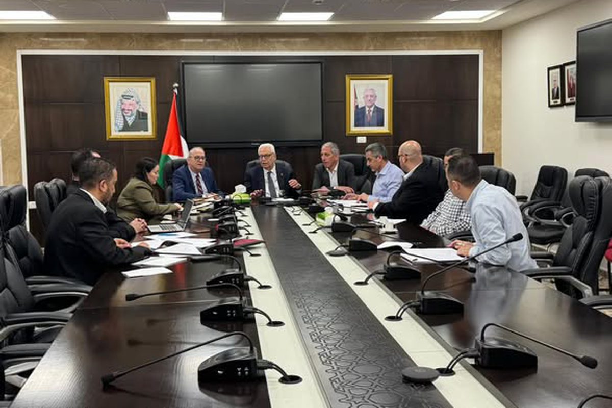وزير الصحة ومستشار رئيس الوزراء يبحثان تعزيز الواقع الصحي في فلسطين