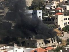 قوات الاحتلال تحرق عدة منازل في مخيم جنين