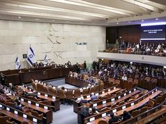 التصويت على حل الكنيست اليوم وسط خلافات بين نتنياهو والأحزاب الحريدية