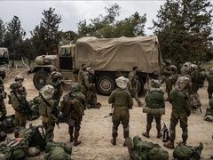 هآرتس: إسرائيل بين شبح الحرب مع إيران واستنزاف الميدان في جنوب لبنان