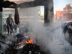 وفاة طفلة وإصابة 3 آخرين إثر حريق في خيمة تؤوي نازحين بمخيم النصيرات
