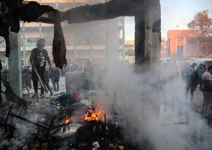 وفاة طفلة وإصابة 3 آخرين إثر حريق في خيمة تؤوي نازحين بمخيم النصيرات
