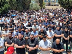 70 ألفا يؤدون صلاة الجمعة في المسجد الأقصى المبارك