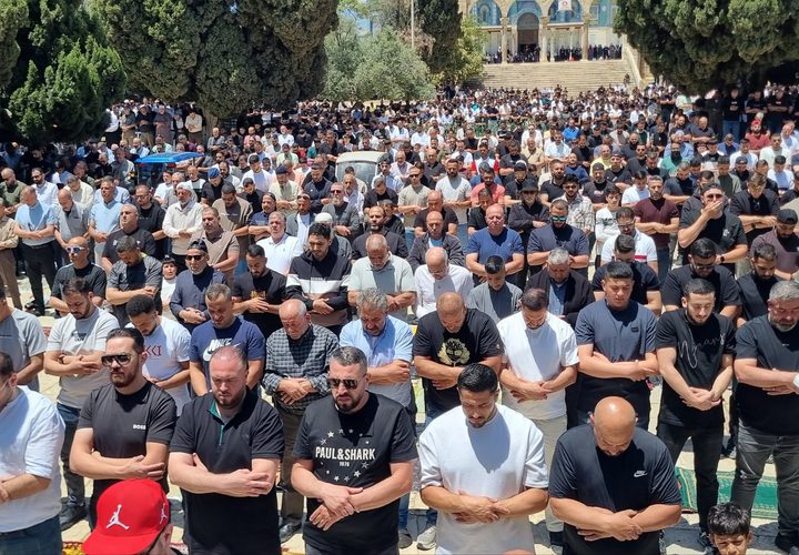 70 ألفا يؤدون صلاة الجمعة في المسجد الأقصى المبارك