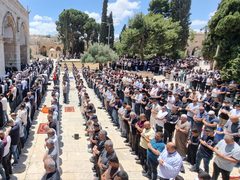 70 ألفا يؤدون صلاة الجمعة في المسجد الأقصى المبارك