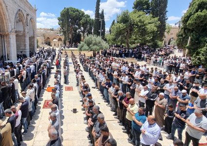 70 ألفا يؤدون صلاة الجمعة في المسجد الأقصى المبارك