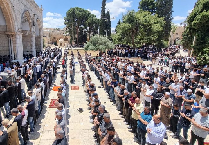 70 ألفا يؤدون صلاة الجمعة في المسجد الأقصى المبارك