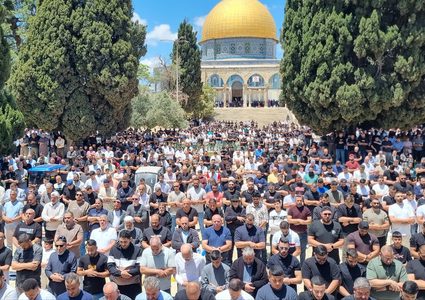 70 ألفا يؤدون صلاة الجمعة في المسجد الأقصى المبارك