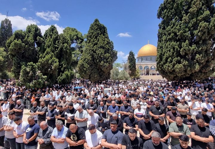 70 ألفا يؤدون صلاة الجمعة في المسجد الأقصى المبارك