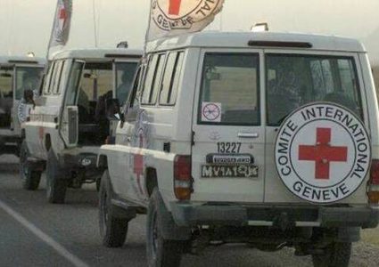 الصليب الأحمر يسهّل نقل أسرى محررين غزة ويجدد مطالبته بزيارة المعتقلين