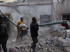 غزة: شهداء وجرحى بالنصيرات ونسف منازل على طول الخط الأصفر