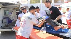 الهلال الأحمر: إجلاء 79 مريضا ومرافقا للعلاج بالخارج عبر معبر رفح