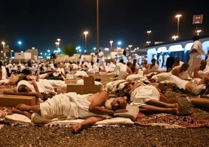"مزدلفة" تُكمل جاهزيتها لاستقبال الحجاج بعد نفرتهم من عرفات