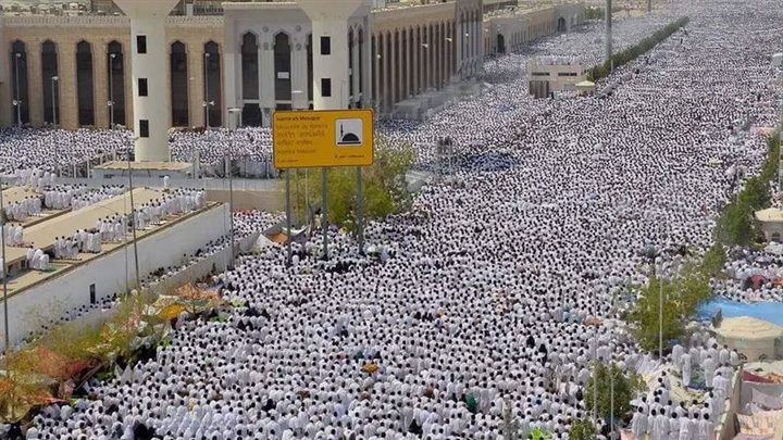 خطبة عرفة: الحج عبادة خالصة لا مكان فيها للشعارات السياسية