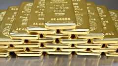 الذهب يتراجع مع ارتفاع أسعار النفط بسبب التوتر بين أميركا وإيران
