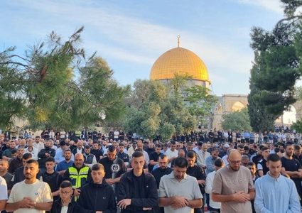140 ألف مصلٍ يؤدون صلاة عيد الأضحى في المسجد الأقصى رغم تضييقات الاحتلال