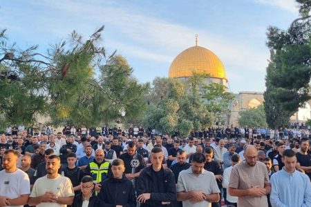 140 ألف مصلٍ يؤدون صلاة عيد الأضحى في المسجد الأقصى رغم تضييقات الاحتلال