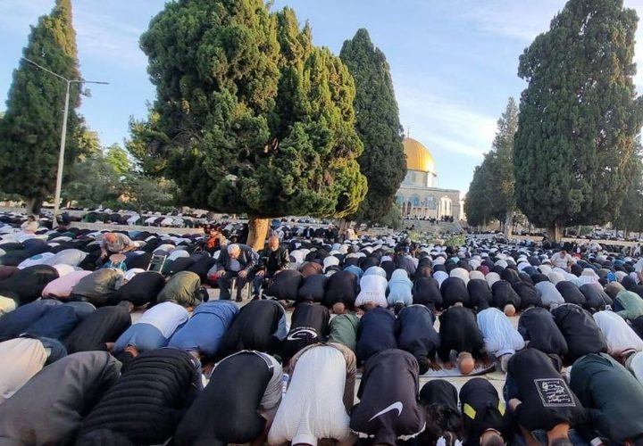 140 ألف مصلٍ يؤدون صلاة عيد الأضحى في المسجد الأقصى رغم تضييقات الاحتلال