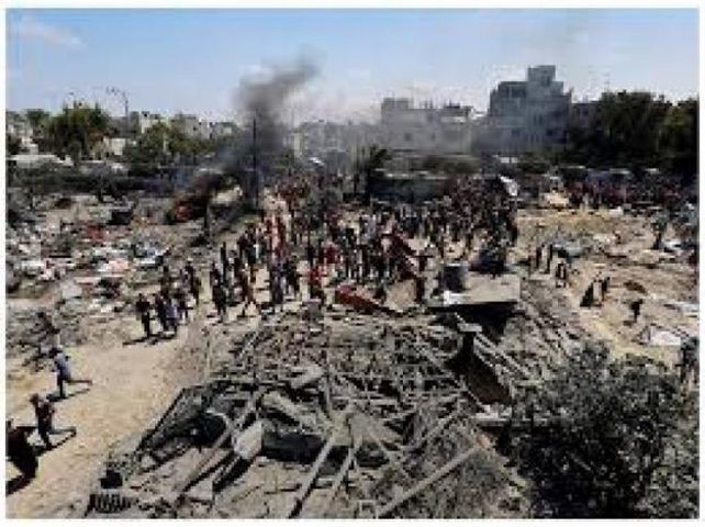 مواطنة متأثرة بإصابتها يرفع حصيلة قصف غرب غزة إلى أربعة شهداء