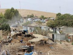 جيش الاحتلال يقتحم الخان الأحمر شرق القدس