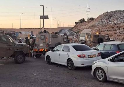 الاحتلال يعتقل ثلاثة شبان من عناتا ومخيم قلنديا