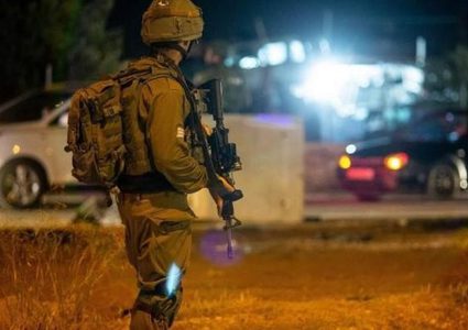 الاحتلال يقتحم قرية حزما شرق القدس