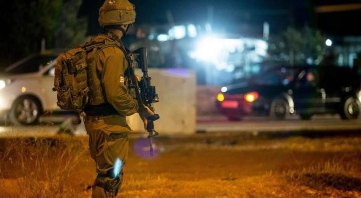 الاحتلال يقتحم قرية حزما شرق القدس