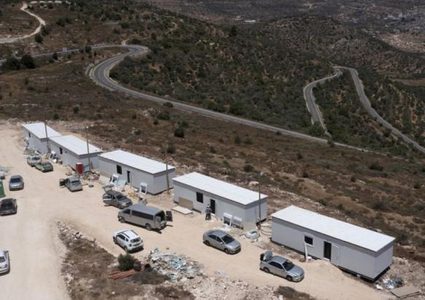 مستوطنون ينصبون "كرفانات" إضافية على جبل عيبال شمال نابلس