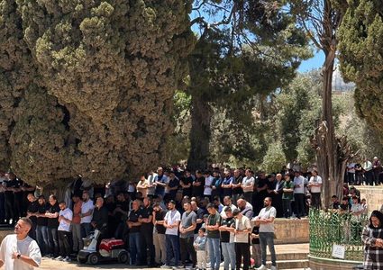 في ثالث أيام الأضحى.. عشرات الآلاف يؤدون صلاة الجمعة في المسجد الأقصى المبارك
